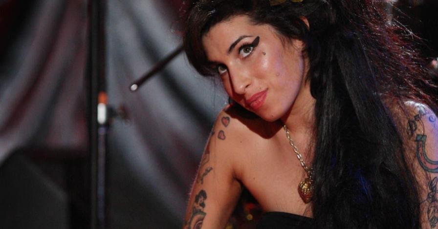 Amy Winehouse's London, from the Hawley Arms to Beigel Bake standard.co.uk/going-out/bars…