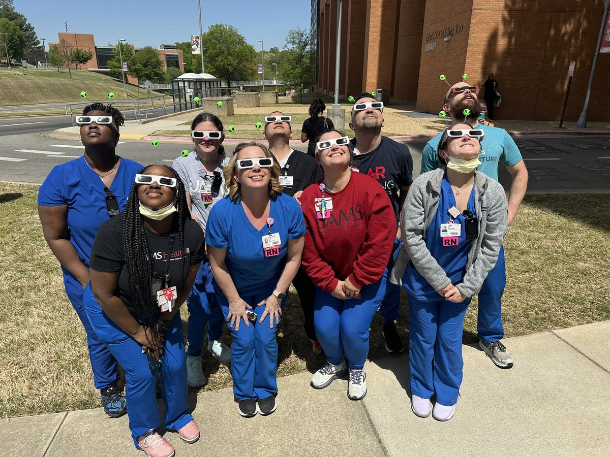UAMS_News's tweet photo. An ecliptic day @uamshealth. Glad some of #TeamUAMS could come outside to watch. https://t.co/J1f9sIvcsV