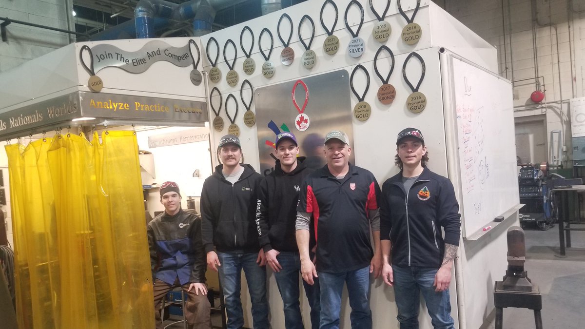 RedDeerPolytech's tweet image. Recently, RDP Welding Alumni and current #skillscanadaalberta competitors came together to help with setup, marking projects and providing mentorship for the Central Alberta Regional Secondary Welding Students in their recent competition.
#RedDeerPolytechnic #MyRDP