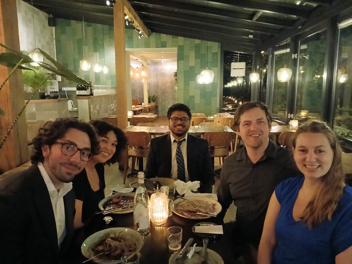 Cheers to our midwest reunion (aka mini-#MIKIW) at #Medchemfrontiers24 in Utrecht, NL! Looking forward to amazing talks and more networking! @AcsMedi @EuroMedChem  #UMNproud #UMNpharmacy #UICpharmacy