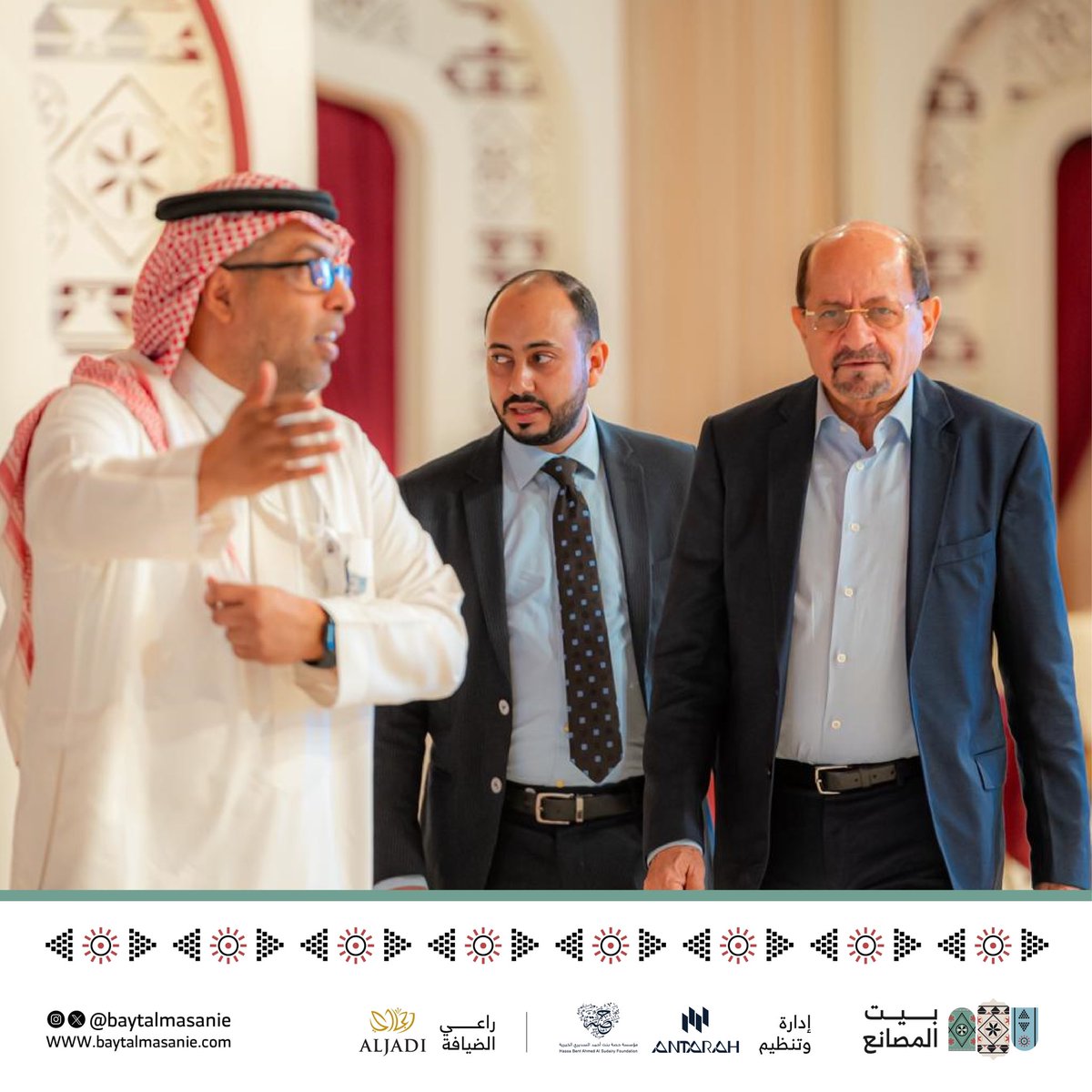 زيارة معالي وزير الخارجية وشؤون المغتربين اليمني الدكتور شائع محسن الزنداني لـ #بيت_المصانع وقام بزيارة قصر الأميرة حصة بنت أحمد السديري وتعرف على معالم القصر وما يحويه من إرث تاريخي وتجول في المعرض وقد ثمن معالي الوزير هذا العمل الذي يعكس تاريخ مهم لأسرة الملك عبدالعزيز رحمة