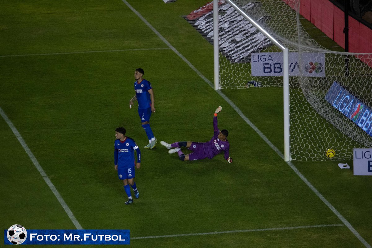 🔵 #CruzAzul 🚂 Galería fotográfica 📷 Jornada 14 #Clausura2024 🏟️🥅🇲🇽 Cruz Azul 2 🆚 1 Monterrey #SomosunEquipo ⚽🏆

facebook.com/MisterFutbolOf…