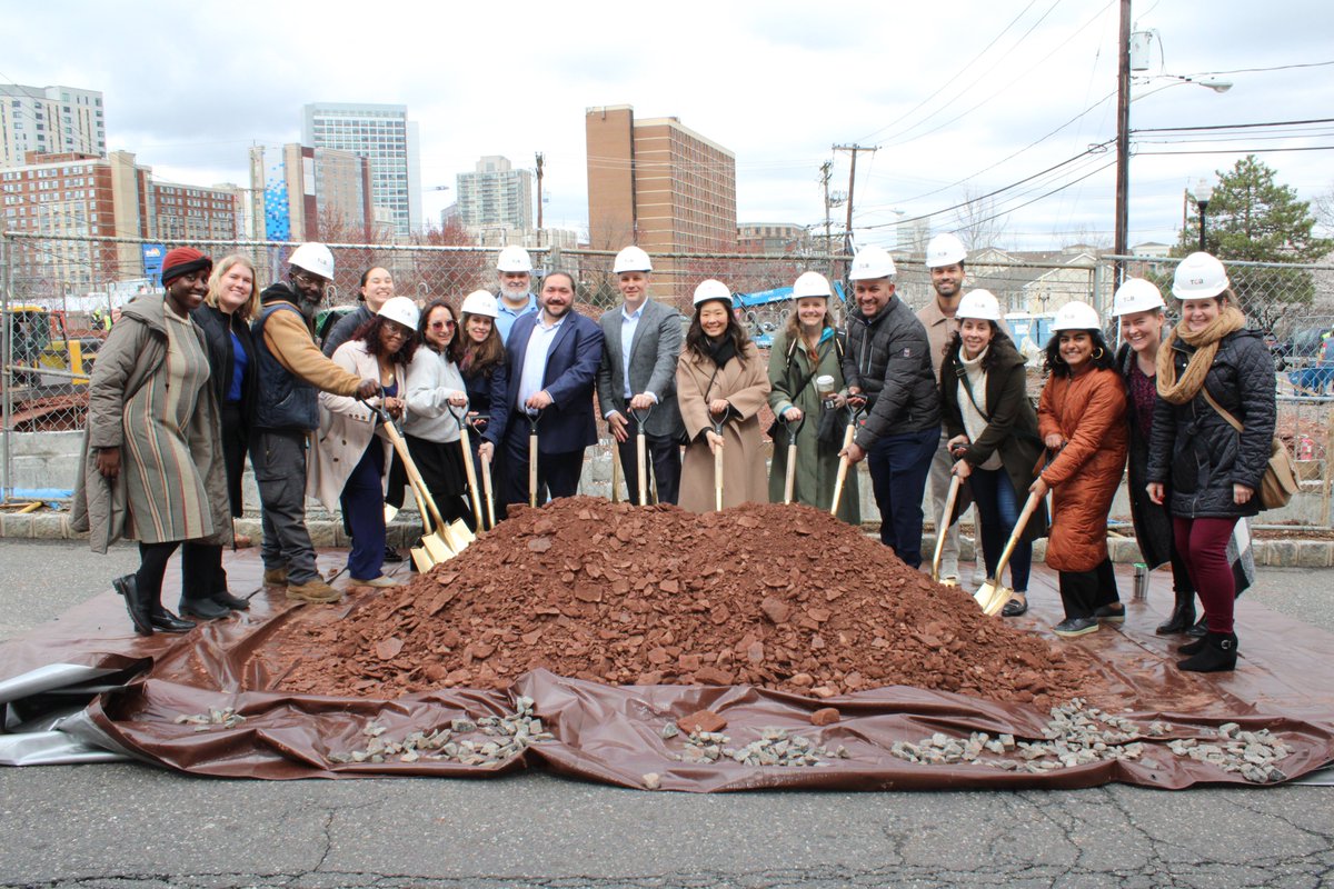TCBCommunities's tweet image. All smiles at our Stirlingside Residences ground breaking in New Brunswick, N.J. with @MayorCahill. Steps away from shopping and transit, the site will have 53 apartments, including homes for people who previously experienced homelessness. #Affordablehousing #communitybuilders