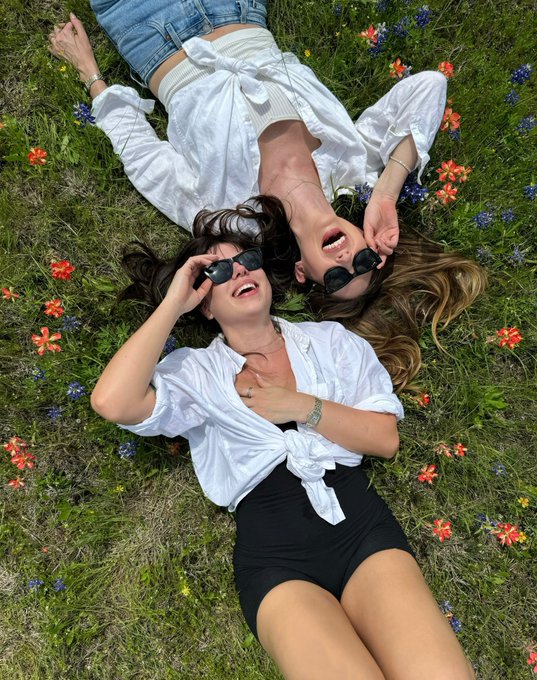 Live.  Laugh.  Look directly into the sun.  @WorshipMackayla https://t.co/w5yj81ipz5<a class="tags" href="/tag/worshipmackayla">@worshipmackayla</a>