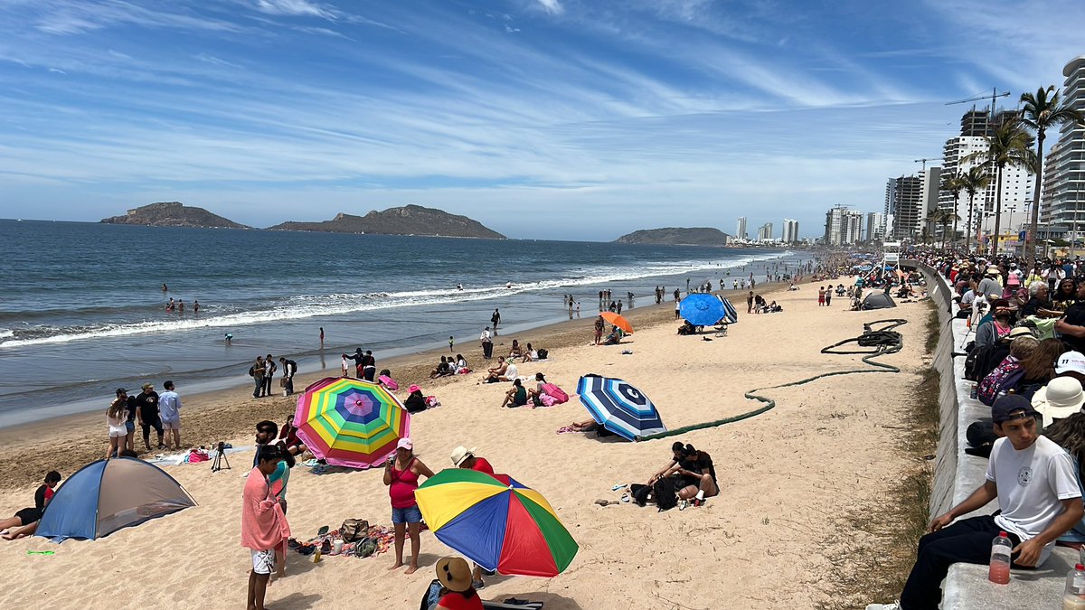 Quién en MAZATLÁN? Vine a ver el eclipse de verdad que espectáculo tan ASOMBROSO! 😱😱😱😍😍😍