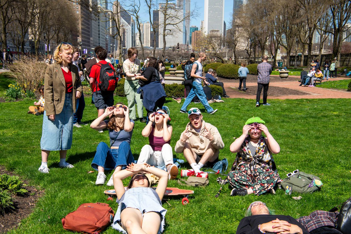 It was a beautiful day for a solar eclipse 🌑☀️ Crowds gathered in Grant Park for a viewing party hosted by the Science and Mathematics Department, the Communication Department and the Columbia Chronicle. #Eclipse2024