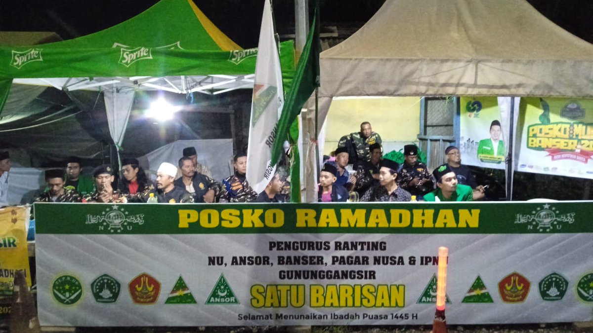 Posko Mudik Banser 2024 oleh Satkoryon Banser PAC GP Ansor Beji, Bangil, Pasuruan di Cangkring Malang Beji, Gunung Gangsir Beji dan Depan Yonkaf Beji #PoskoMudikBanser2024 #PoskoMudikBanserJatim