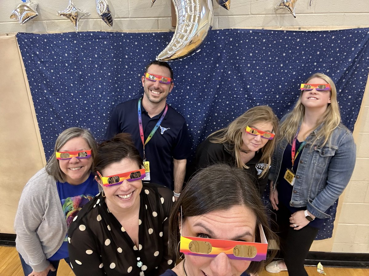 Thank you to all the staff who joined in today’s Family Solar Eclipse Viewing Event, for the incredible presentations, and for working so hard to display schoolwork all around the Brown!  🌕🌖🌗🌘🌑🌒🌓🌔 #noplacelikebrown #bulldogPRIDE