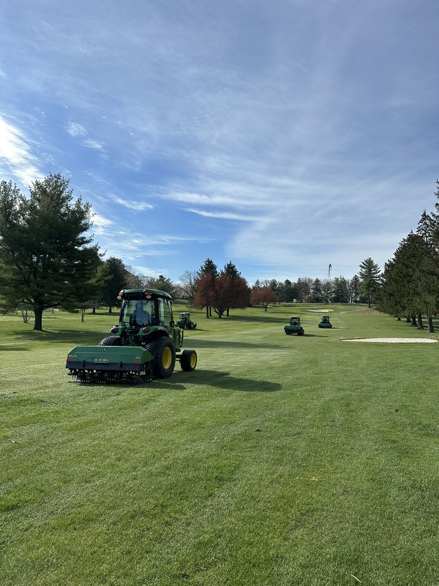 OGCgrounds's tweet image. A cold start to spring aerification wrapped up beautifully during the solar eclipse. Greens deep and solid tined, fertilized, topdressed while fairways got a solid tine with @earthworksturf 5-4-5 coming tomorrow. OGC is ready for the season! @Gmanos86