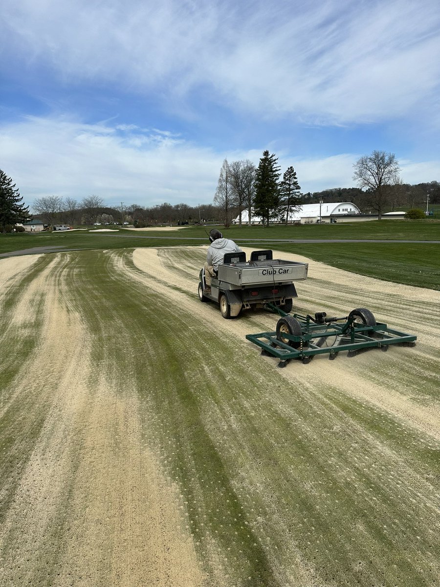 OGCgrounds's tweet image. A cold start to spring aerification wrapped up beautifully during the solar eclipse. Greens deep and solid tined, fertilized, topdressed while fairways got a solid tine with @earthworksturf 5-4-5 coming tomorrow. OGC is ready for the season! @Gmanos86