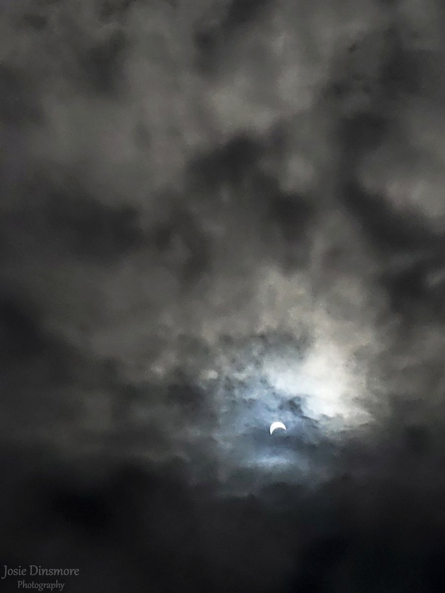 It was really neat to get a little glimpse of the solar #Eclipse2024 this afternoon! Since I wasn't able to use my camera or my smart phone, and had to use an old phone, this is the best photo that I got. Not too bad! You can read my full eclipse story over at @AdventwithJosie