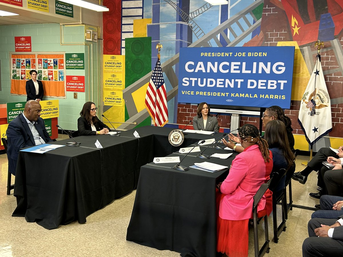 The scene in North Philly today in battleground Pennsylvania… VP Harris meeting with educators and underscoring the admin’s efforts on student-debt relief. At the top of her remarks, VP made sure to mention Sen. Casey (who is up for reelection).