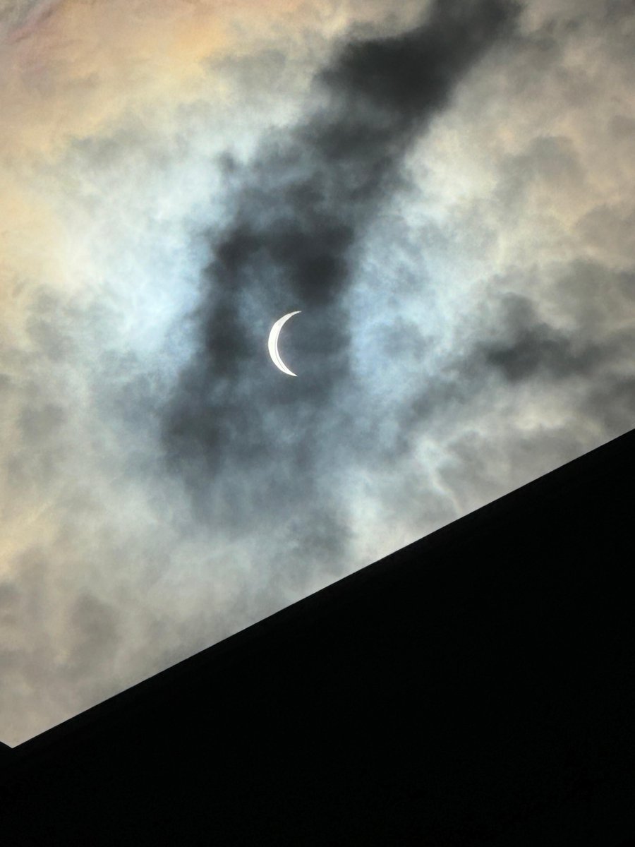 🌘 Eclipse-watching, CPower style! 🤠 Great time with the team today in Baltimore! #SolarEclipse #EclipseReady #DERs #VirtualPowerPlants #VPPs #CustomerPoweredGrid