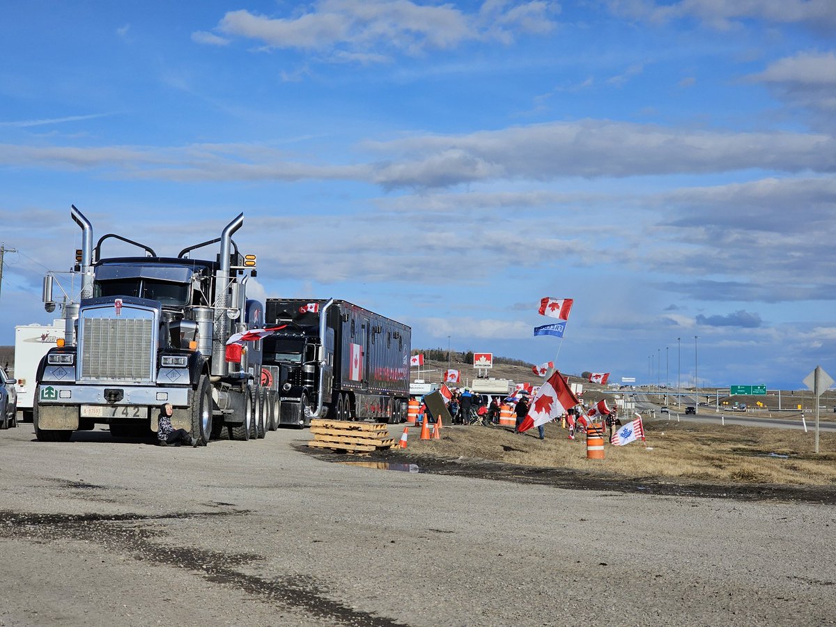 Was a proud day to take the Kenworth down to the #axethetax protest near Cochrane Alberta #TrudeauForTreason #TrudeauMustGo highway 1 and 22