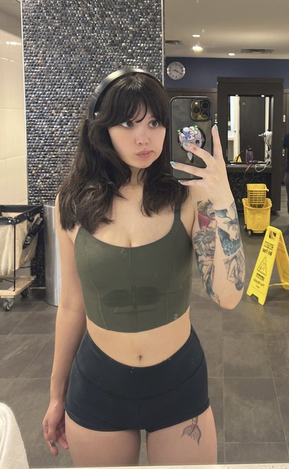 sweaty 🦶🏼 https://t.co/9eqpWSiRUd