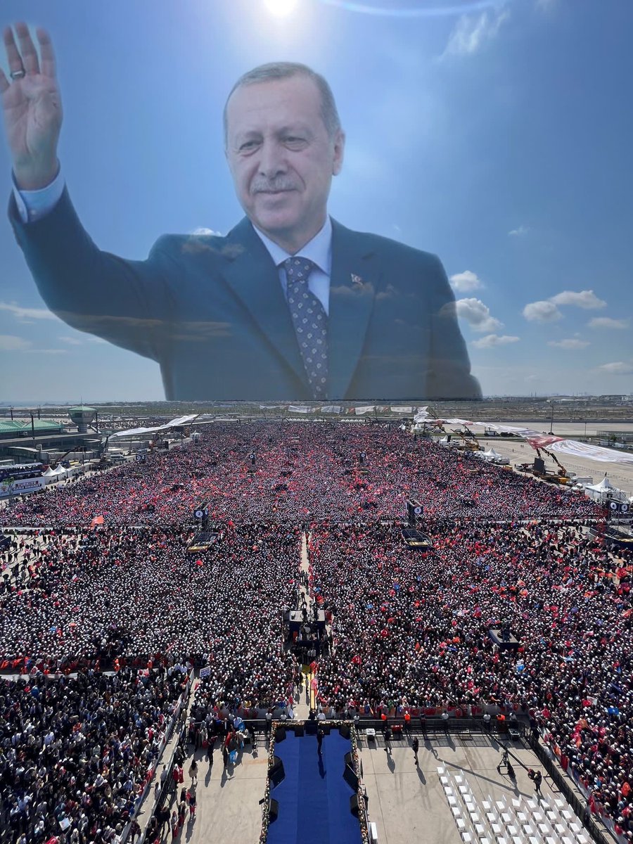 ABD,Erdoğan'a saldırıyor İsrail,Erdoğan'a saldırıyor. Batının tamamı,Erdoğan'a saldırıyor. CHP, DEM, FETÖ,Erdoğan'a saldırıyor da saldırıyor YRPde DEM'e,CHP'ye hiç eleştiri getirmeden Erdoğan'a saldırıyorsa; Bilin ki, bu kadar saldıranın olduğu yerde Erdoğan tek doğrudur.🇹🇷