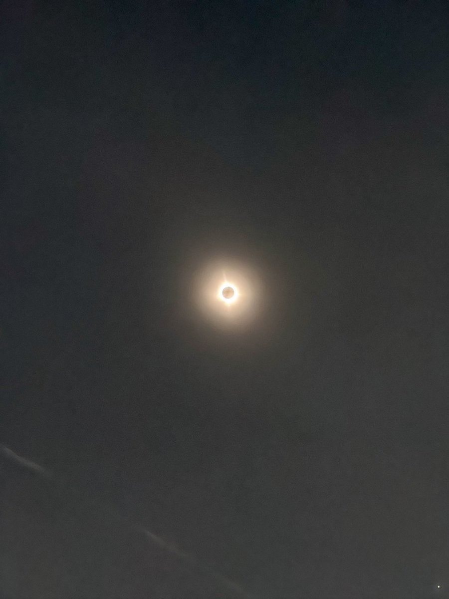 garydrobertson's tweet photo. From Fishers, IN #INtotality #Eclipse2024 https://t.co/61liC2oWom