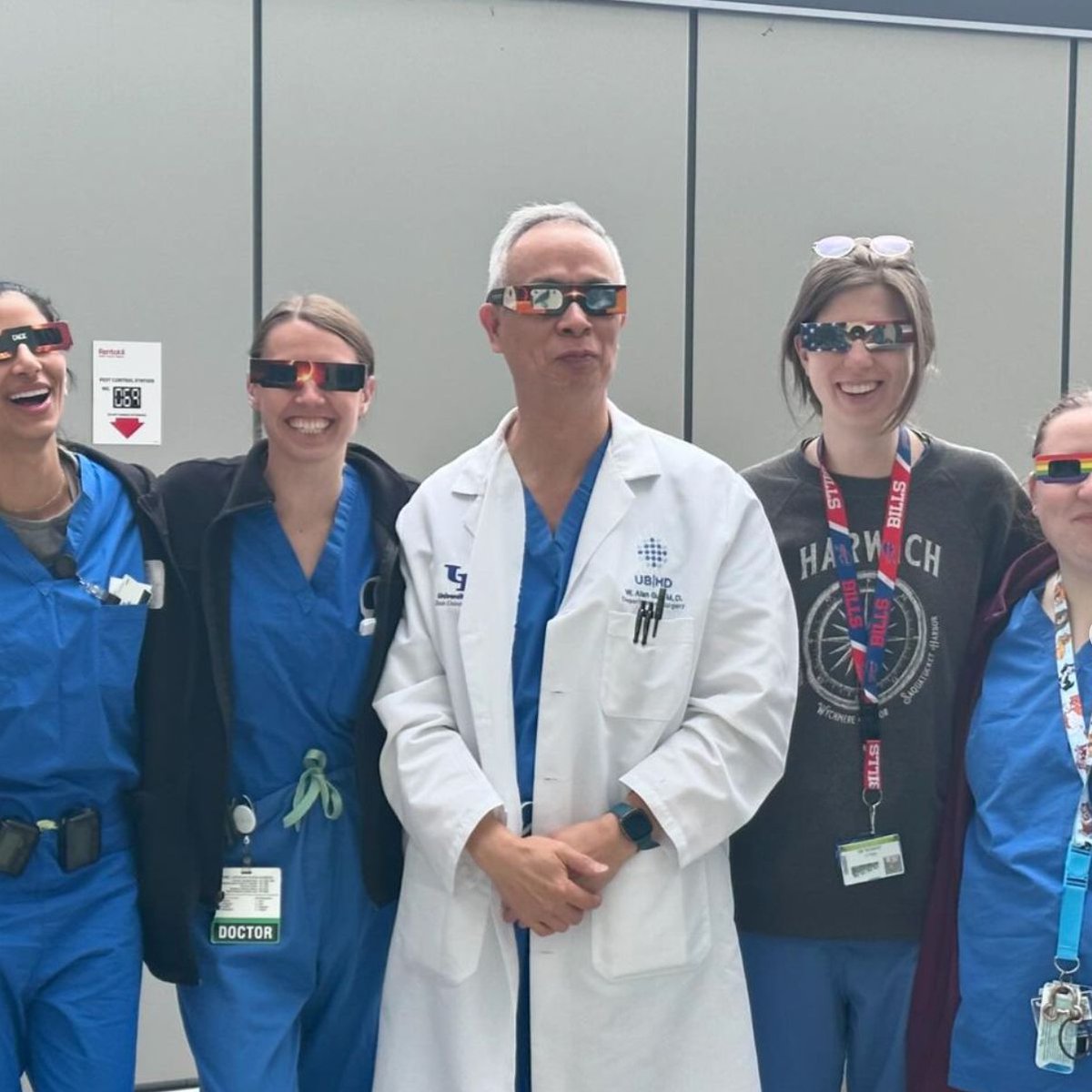 At 3:18 p.m. today, #WesternNewYork experienced a #TotalSolarEclipse for the first time in nearly a century! @Jacobs_Med_UB community members — including our @UBSurgery & @UBneurology faculty members & trainees — were among the many #BuffaloNY viewers of the eclipse! #UBuffalo