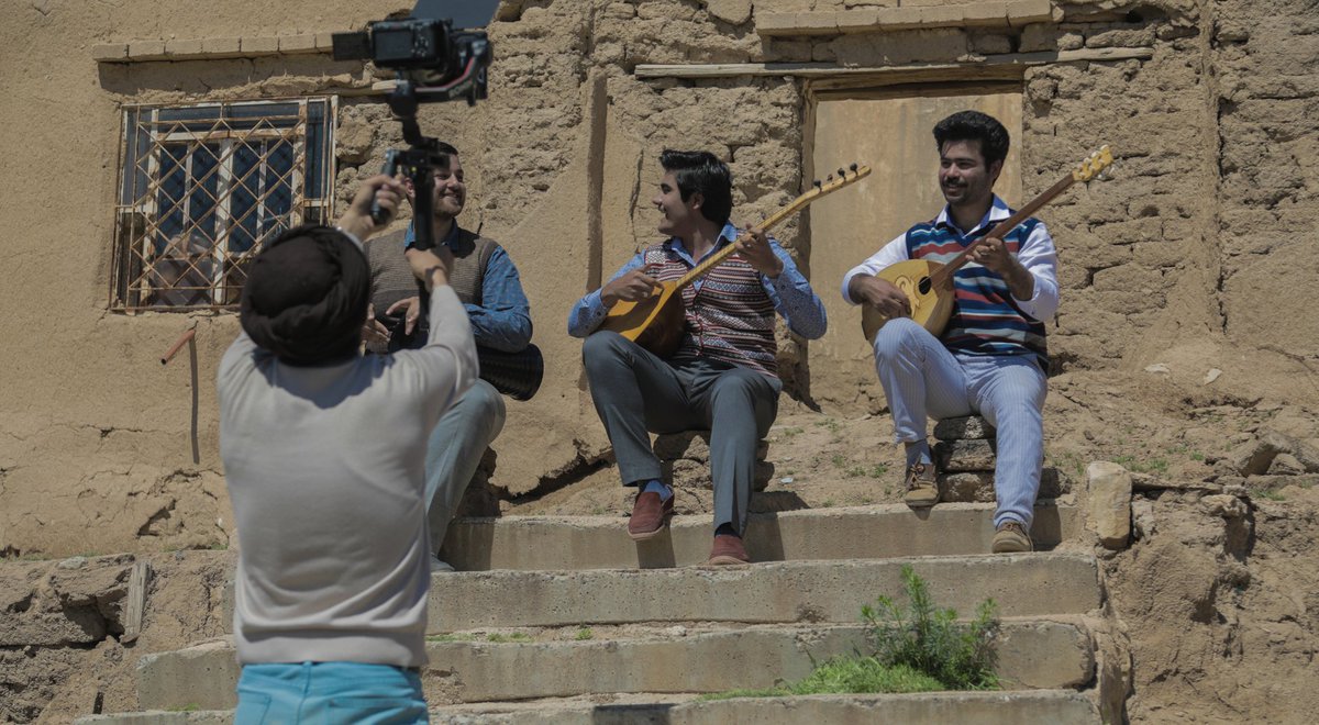 Tomorrow a new artwork produced by the Hunergeha Welat Foundation will be published.
Some pictures of the work.
#HunergehaWelat
<a href="/HunergehaWelat/">Hunergeha Welat Official</a>
youtube.com/@HunergehaWela…