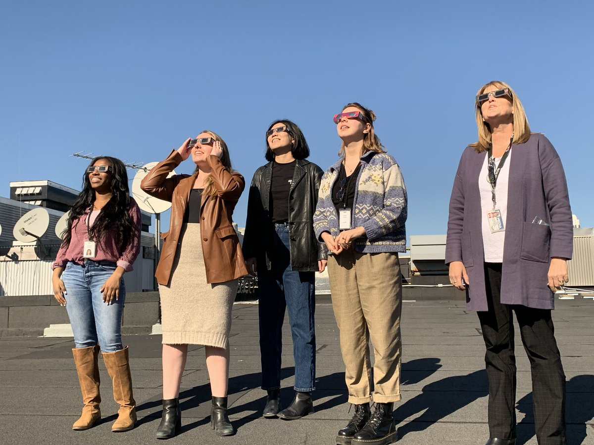 Taking in the #Eclipse from the <a href="/globalhalifax/">Global Halifax</a> roof!