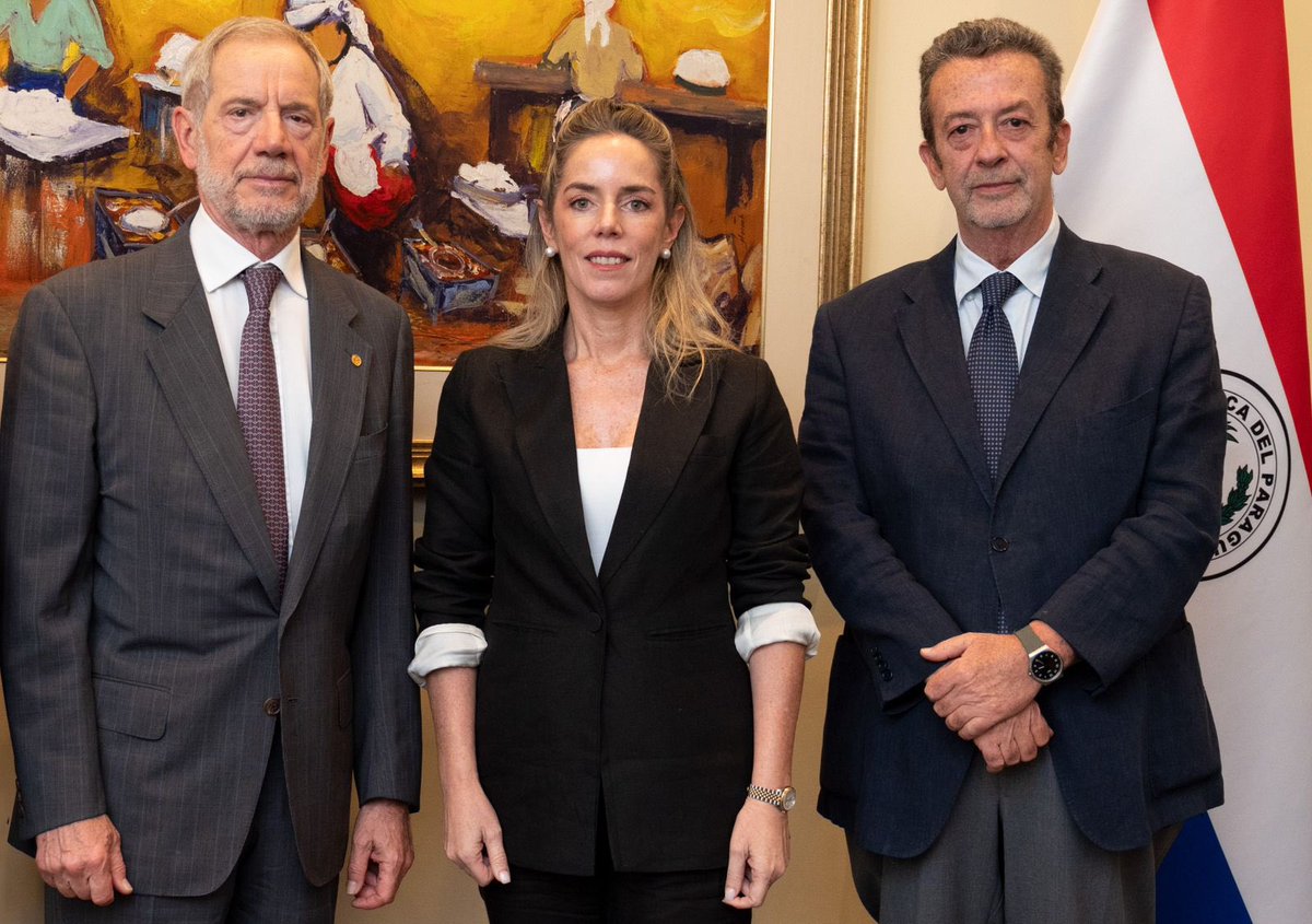 Con el objetivo de seguir fortaleciendo nuestro sistema de salud. Recibí al Embajador de Italia, Marcello Fondi y al Asesor de Salud y Bienestar de la región de Lombardía, Dr. Guido Bertolaso, para trabajar de manera conjunta en la capacitación de los profesionales de enfermería.