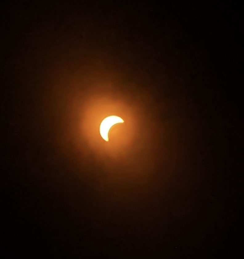 rrasto's tweet photo. #SolarEclipse2024 from #newjersey 
#android #samsung https://t.co/S0tZ3fHsGU