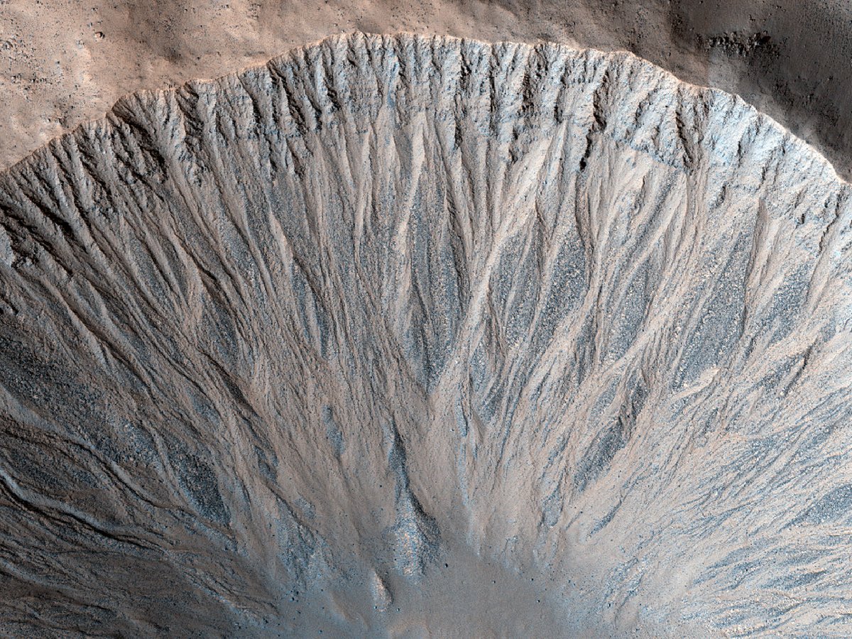 HiRISEWelsh's tweet image. HiPOD Cymraeg: 08 Ebrill 2024

Monitro rhigolau ceudwll ardrawiad

rhif: ESP_051818_2305
dyddiad caffael : 16 Awst 2017
uchder: 306 km

uahirise.org/hipod/cy/ESP_0…
NASA/JPL-Caltech/UArizona
#Mars #NASA #Cymraeg #Cymru #Welsh