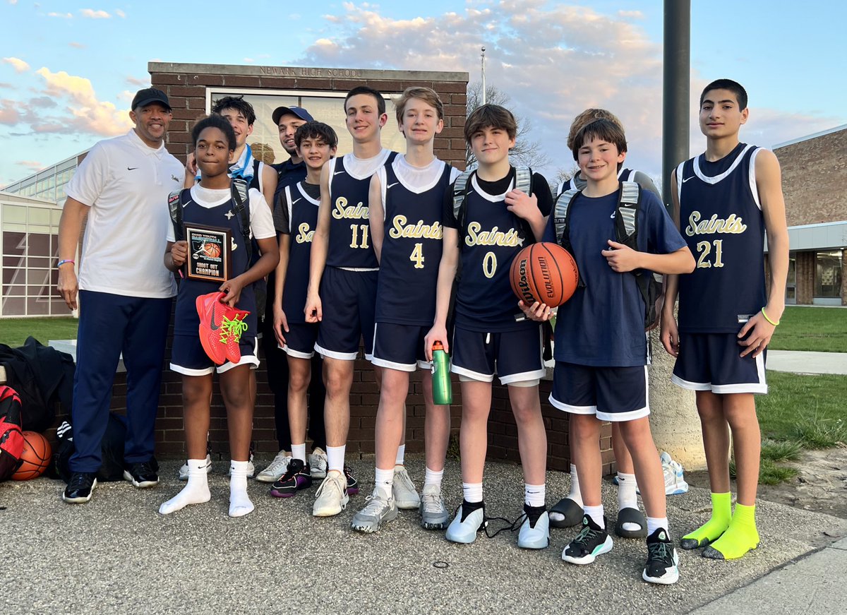 Congratulations to: 

⚜️ 7th Grade- Kaylor Heartland Kickoff Runners up @PrepHoopsNext 

⚜️ 8th Grade- Rhea Newark Classic Shoot Out Champions

#MarchAsOne⚜️