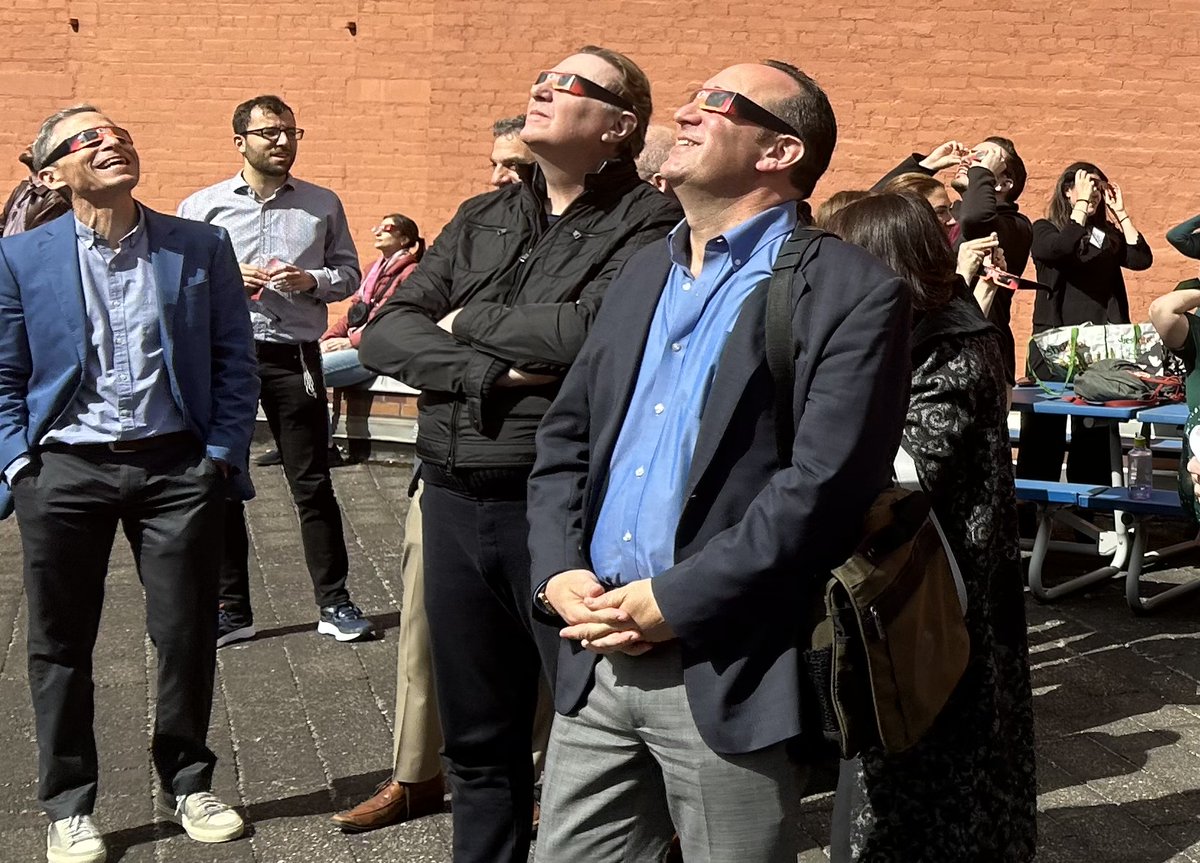 Today, our NY community paused for the eclipse, & Rabbi Zach Shapiro '97 shared a blessing: בָּרוּךְ אַתָּה יְיָ אֱלֹהֵינוּ מֶלֶךְ הָעוֹלָם, שֶׁכֹּחוֹ וּגְבוּרָתוֹ מָלֵא עוֹלָם Blessed are You, Adonai, our God, sovereign of time and space, whose power and strength fill the world