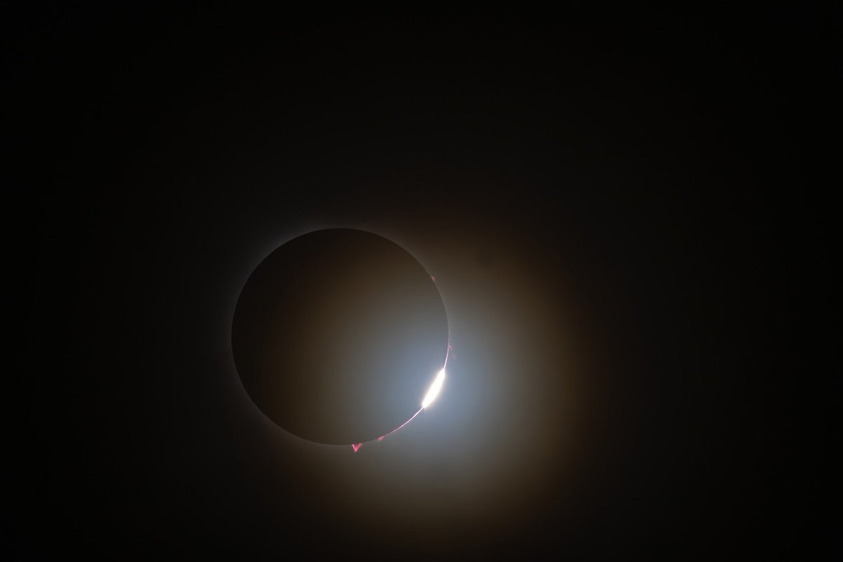 A group of about 50 students from the @GTAstronomyClub made the 10-hour, 650-plus mile trip to the Ozark Mountains and the path of totality for this afternoon’s solar eclipse. IG/typarker_photography captured these spectacular images under pristine sky conditions 🤩