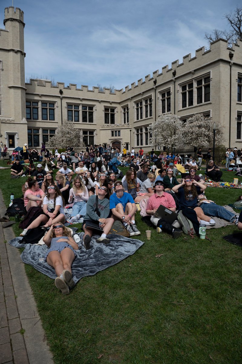 Today, we witnessed the awe-inspiring beauty of a total solar eclipse with our college community! 🌑✨ Here were some of our favorite shots! 📸 Matt Dilyard #totality #totalsolareclipse #eclipse2024 #wooster