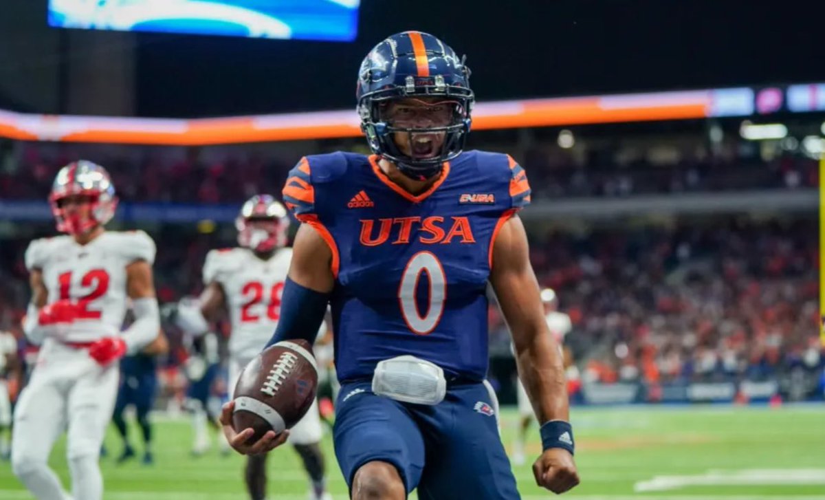 #AGTG after an amazing conversation with @coachjordan03 I’m blessed to receive my first offer from UTSA!!! #BirdsUp🤙🏾 @CoachLWig @ChaseHargis @CoachJessLoepp @Coach_Gonzales