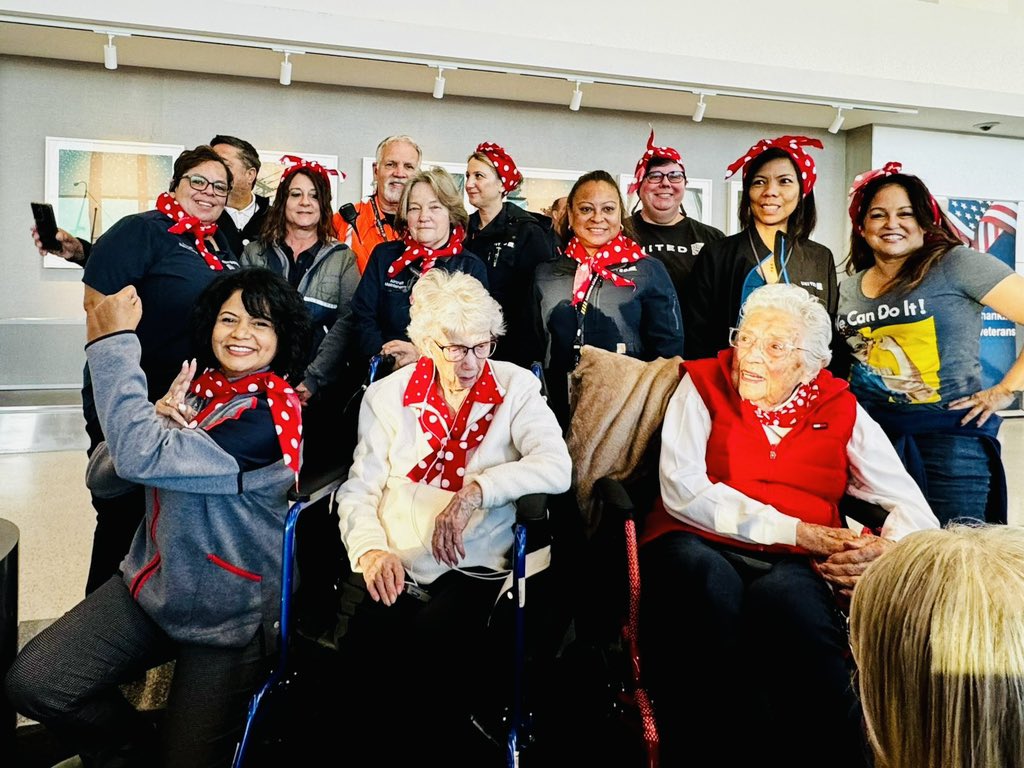 Team SFO was proud to send out “Rosie the Riveter” ladies flight on time to Team DCA. @united #WeCanDoIt 💪