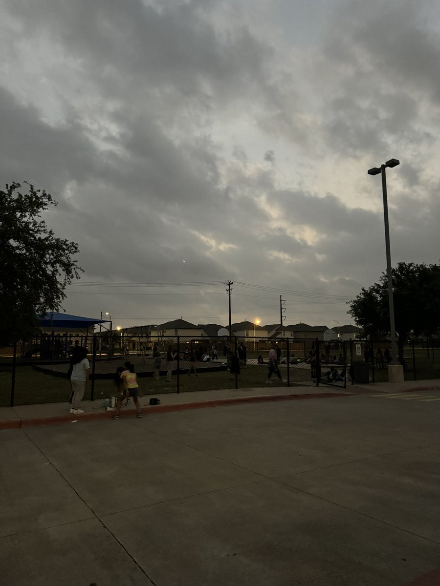 megan_pehl's tweet image. What a memorable Monday 😍 #Eclipse2024 #LeadReed #flearning #5thGrade