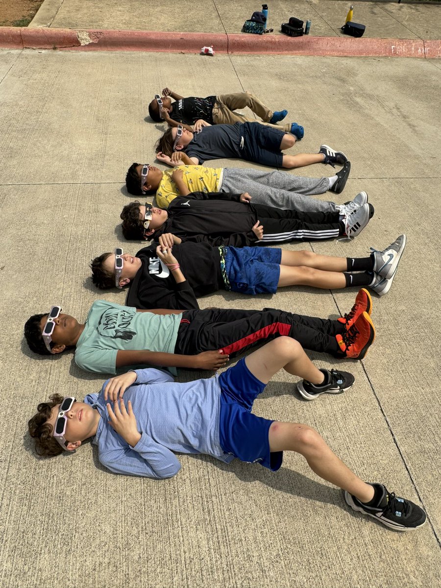 megan_pehl's tweet image. What a memorable Monday 😍 #Eclipse2024 #LeadReed #flearning #5thGrade