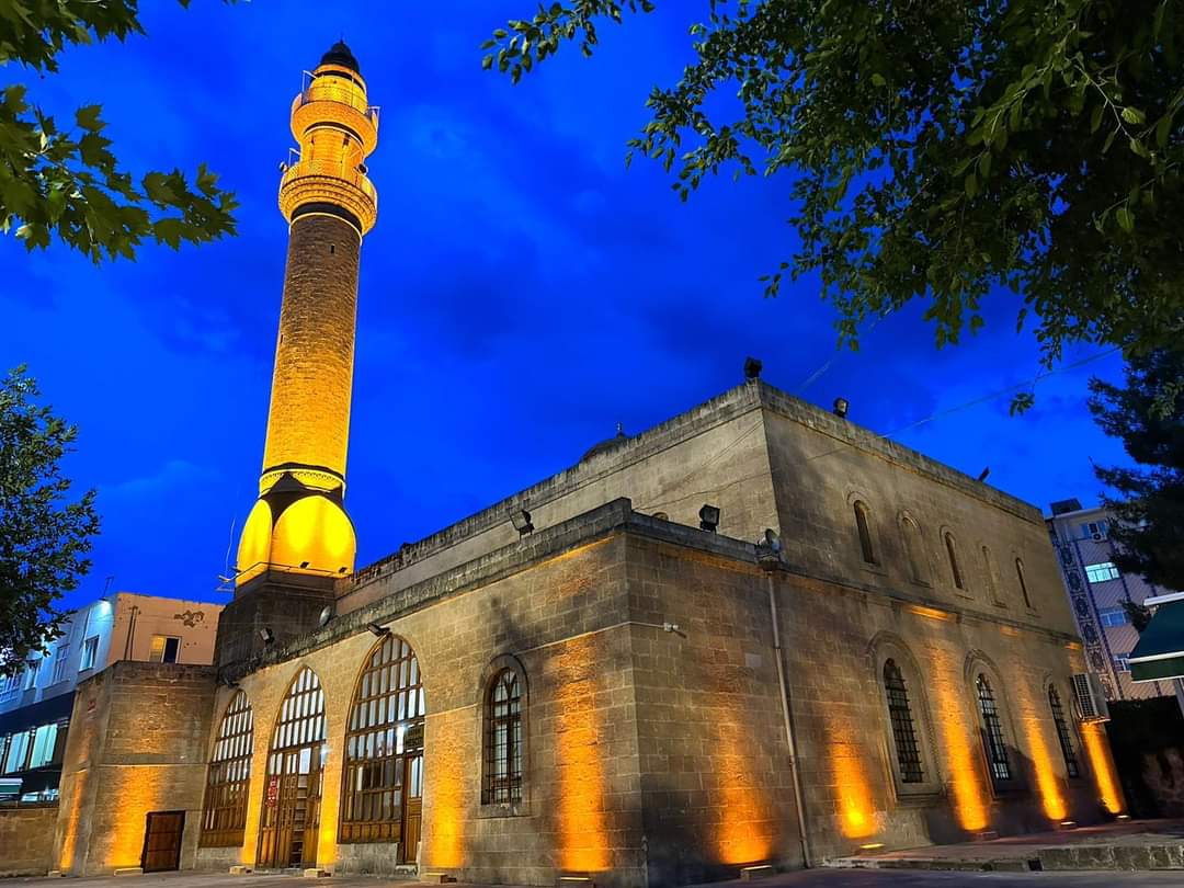 Ve Son Sahur.
Rahmet ile başlayan Ramazan ayımız Mağfiret ile son bulsun. Yüce Rabb'im, Dünya'mızı Ramazan, Ahiretimizi Bayram kılsın.🤲

Hayırlı sahurlar diliyorum. 

#Sahur berekettir.
#SahurVakti