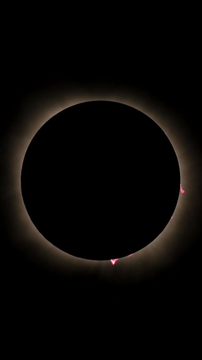 I got to see a total solar eclipse everybody! It was honestly just as awesome as they said it would be and I get the honor of reporting on some excellent science during the event. sciencenews.org/article/totali…