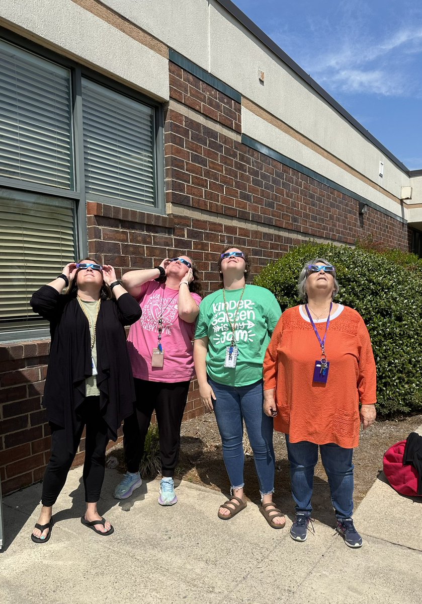 mkwalker723's tweet photo. It was a nice afternoon to get outside with @MVESGainesville staff members to see the solar eclipse! https://t.co/FsKqUw4p0g