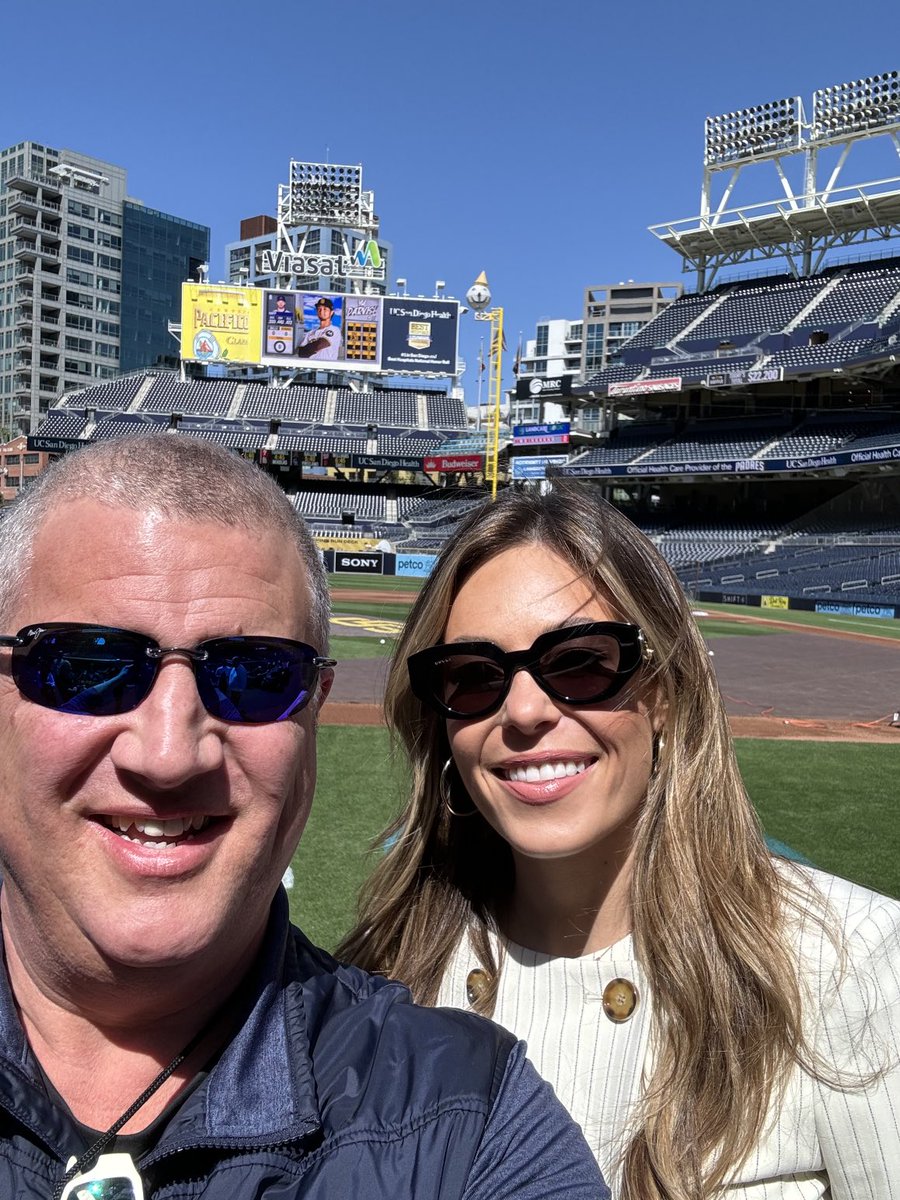 Finished some ⁦@CircaSports⁩ ⁦@Cubs⁩ ⁦@WatchMarquee⁩ media w ⁦@Taylor_McGregor⁩ who enjoying sunny San Diego and still warming up from yesterday at Wrigley!