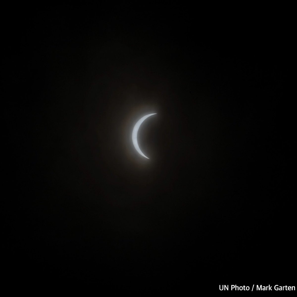 📷: A view of the partial #solareclipse seen from UNHQ. While our headquarters is located in NYC, we work around the world by responding to crises, protecting refugees, promoting #GlobalGoals, taking #ClimateAction & much more. un.org/en/our-work