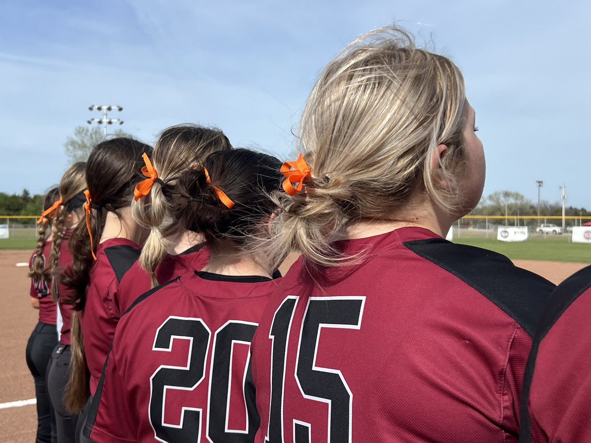FV_athletics1's tweet image. What a tribute. ♥️🥎🧡

When the Lady Jackets stepped on the diamond in Weatherford to continue their season, they weren’t the only ones with Claycie in mind. The Lady Eagles were wearing orange to support our girls and honor Claycie.#firstclass #biggerthanthegame #jacketsoftball