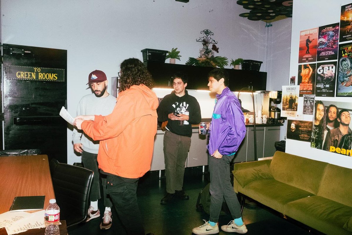 oso oso (@osoosoband) on Twitter photo first couple shows of this tour with <a href="/SpanishLuvSongs/">Spanish Love Songs</a> , <a href="/WorryClub/">๐พ๐๐๐๐ (fucking) ๐ช๐๐๐.</a>, <a href="/sydneysprague/">Sydney Sprague</a> down heres whats coming up
4/9 SEATTLE
4/10 PORTLAND
4/12 SALT LAKE CITY
4/13 DENVER
osoosoband.com first couple shows of this tour with <a href="/SpanishLuvSongs/">Spanish Love Songs</a> , <a href="/WorryClub/">๐พ๐๐๐๐ (fucking) ๐ช๐๐๐.</a>, <a href="/sydneysprague/">Sydney Sprague</a> down heres whats coming up
4/9 SEATTLE
4/10 PORTLAND
4/12 SALT LAKE CITY
4/13 DENVER
osoosoband.com