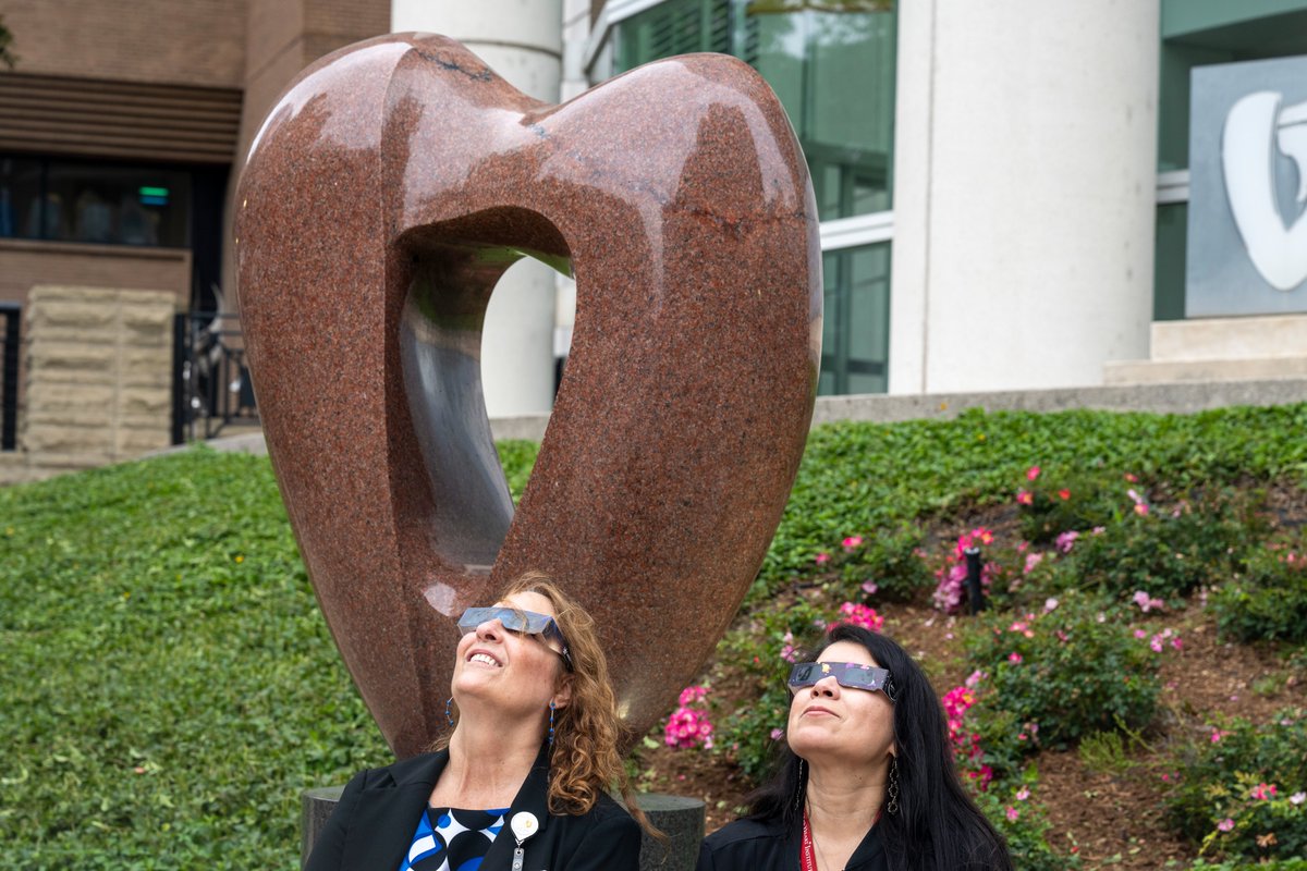 Did you see it? 🌑🫀🌒🫀🌓🫀 🎶The Total Eclipse of the Texas Heart... #TotalSolarEclipse #Eclipse #2024Eclipse