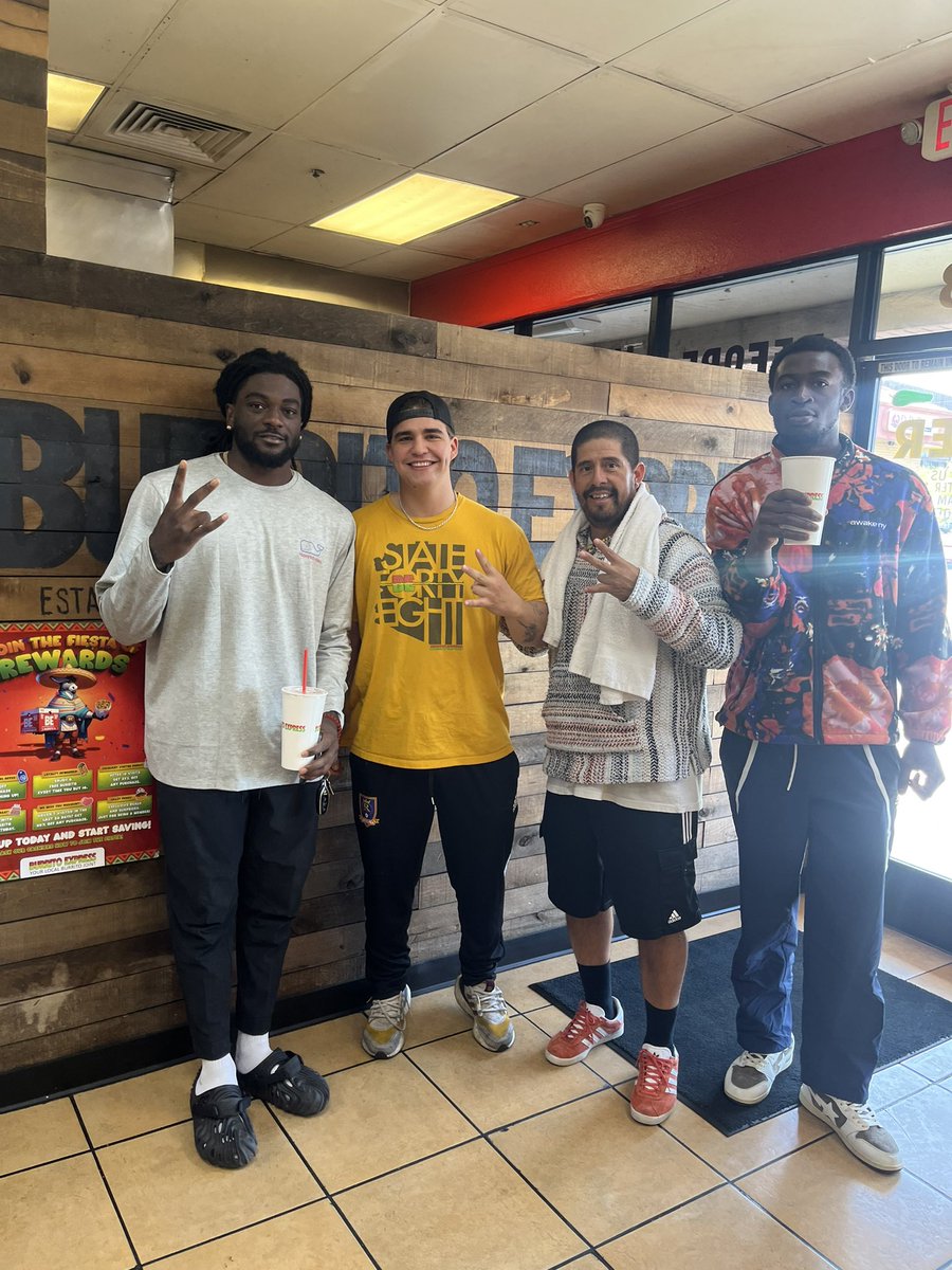 Burrito Express (@burritoexp) on Twitter photo Crazy, got a chance to chop it up with an ASU all time great💯Truly appreciate the love <a href="/THE2ERA/">BA</a> and my guy <a href="/josephngata/">Joseph Ngata</a> like family. Merch come up tomorrow💯Facts, all the dawgs mess with <a href="/Burritoexp/">Burrito Express</a> Crazy, got a chance to chop it up with an ASU all time great💯Truly appreciate the love <a href="/THE2ERA/">BA</a> and my guy <a href="/josephngata/">Joseph Ngata</a> like family. Merch come up tomorrow💯Facts, all the dawgs mess with <a href="/Burritoexp/">Burrito Express</a>
