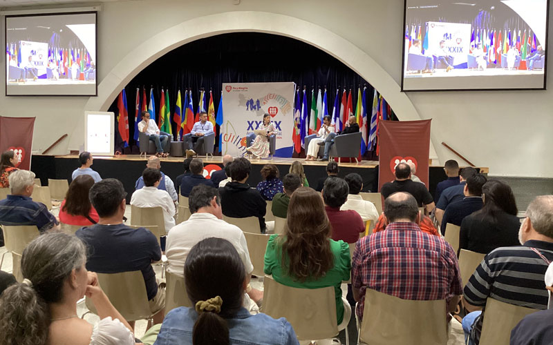 El pasado 21 de marzo, se llevó a cabo un conversatorio bajo el título “Educación y Movilidad Humana: Oportunidades y Desafíos para el Trabajo en Red”. Este evento tuvo lugar dentro de la XXXIX Asamblea General de Fe y Alegría, celebrada en la Ciudad del Saber de Panamá.