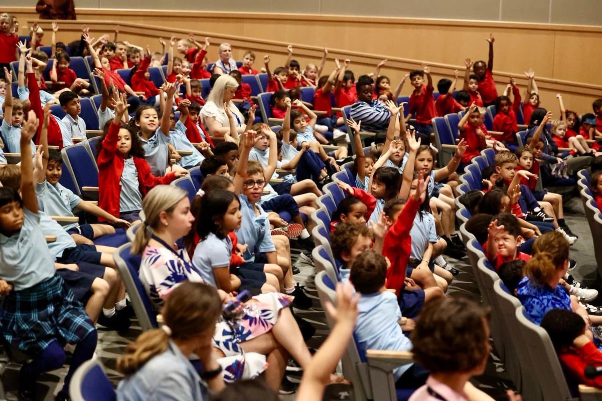 BISHouston's tweet image. Learning together! We're ready to witness a breathtaking event together! #primaryassembly #solareclipse2024 #SolarEclipse2024