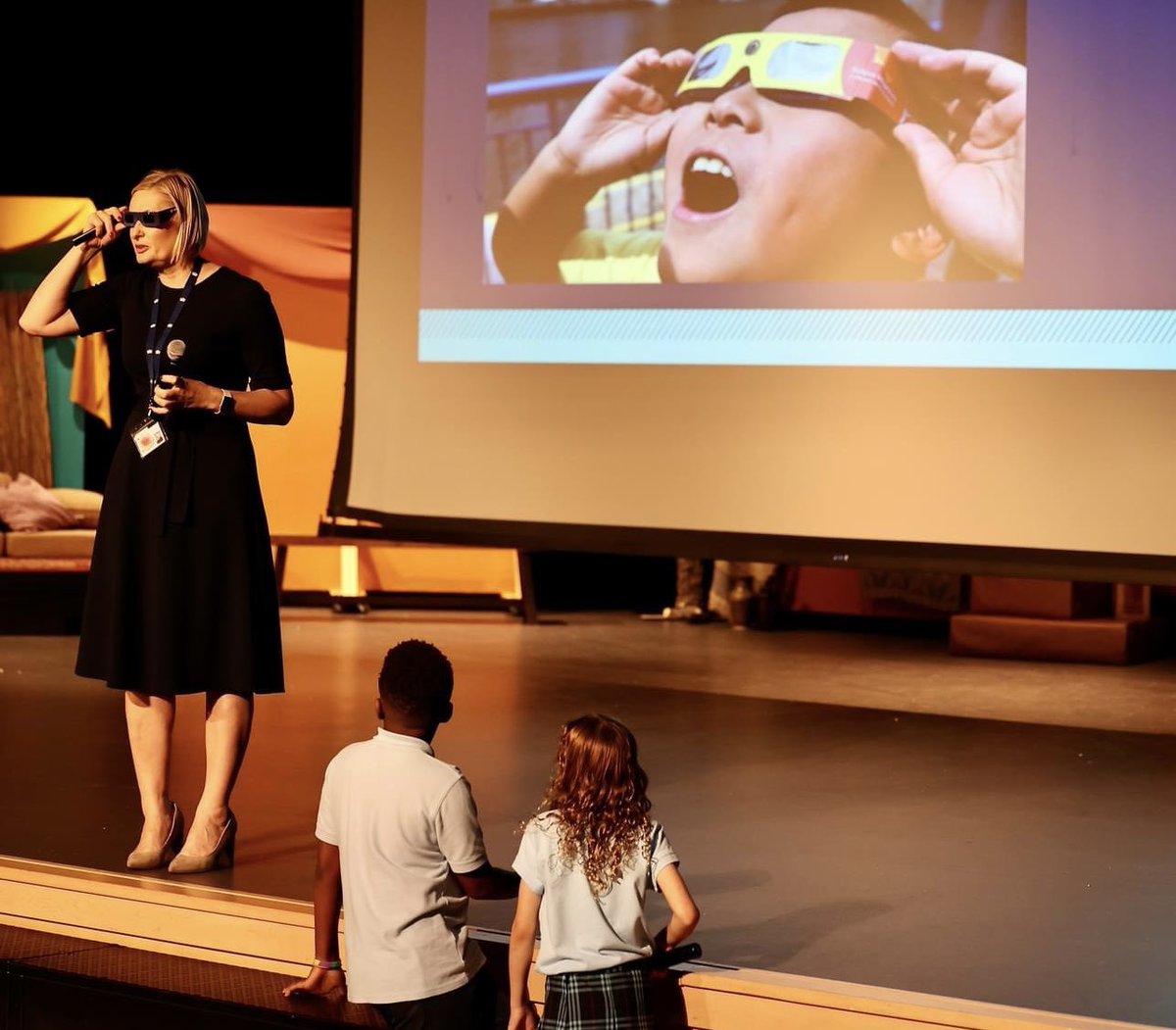 BISHouston's tweet image. Learning together! We're ready to witness a breathtaking event together! #primaryassembly #solareclipse2024 #SolarEclipse2024