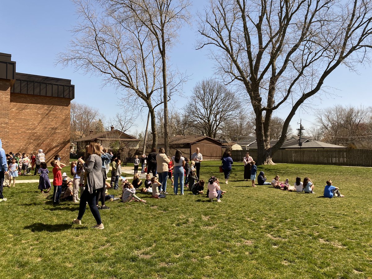 I had one of my 1st grade classes at @D45Westmore during today’s solar eclipse. We have been preparing for the eclipse in Library Class & it didn’t disappoint! The classes I have for the rest of the year won’t compare to this one. ☀️🌕🌙😅 #SchoolLibrarian