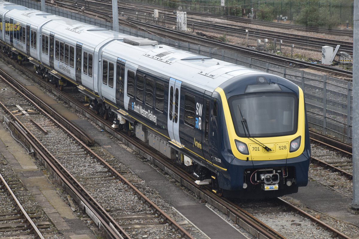 701 528 at Clapham Junction on 18th March. @networkrail #DailyPick #TravelByTrain @SW_Help