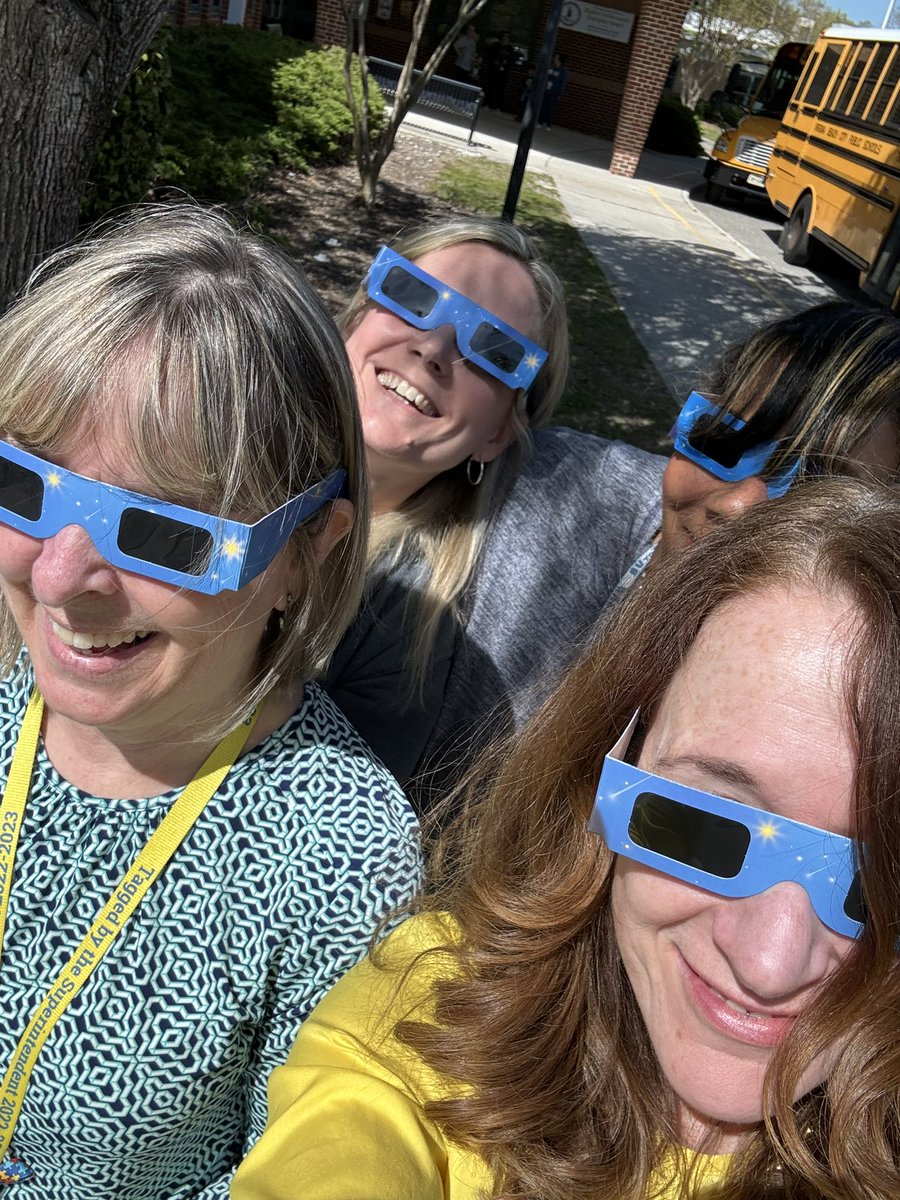 Solar eclipse <a href="/MalibuESVB/">Malibu Elementary</a>